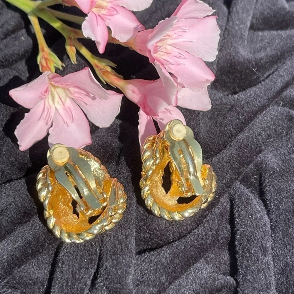 VINTAGE Carolee GoldTone Braided Rope Knot Clip On Earrings